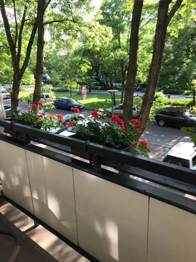 Koezponti Apartman Кишкунфеледьхаза Экстерьер фото